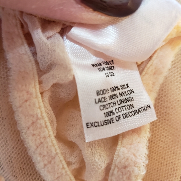 🎀GORGEOUS🎀VS Vintage pink blush negligee, size M, barely worn - Picture 6 of 9